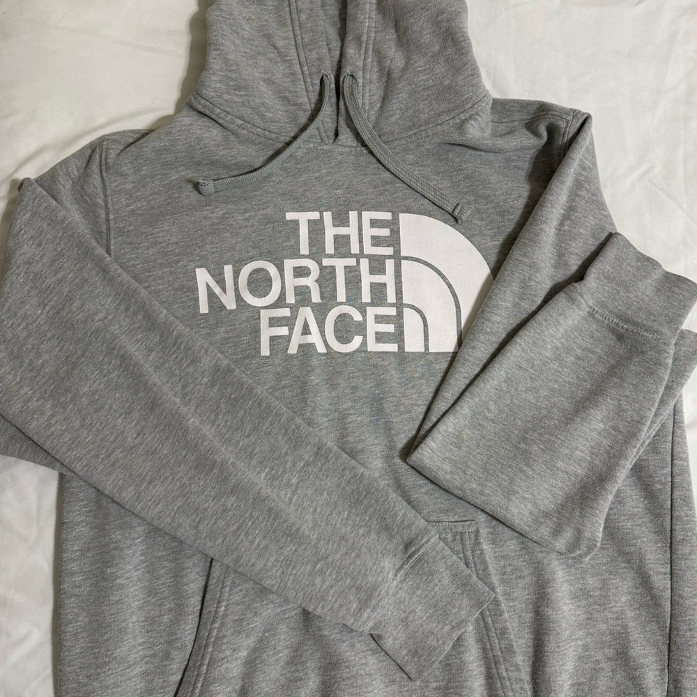 The North Face Heather Gray Pullover